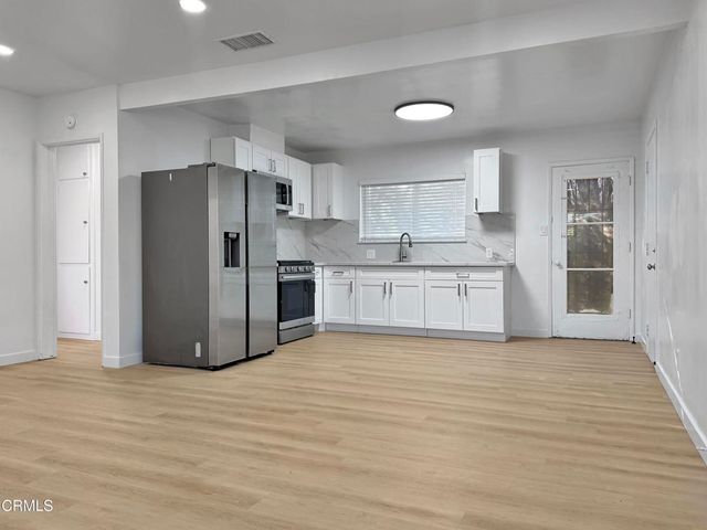 820 E Mendocino Street 1, Altadena, CA 91001