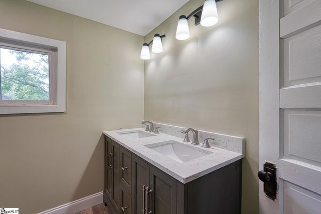 4279 N Blackstock Road, Spartanburg, SC 29301