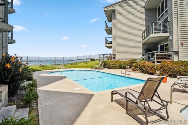 940 Sealane Dr 5, Encinitas, CA 92024