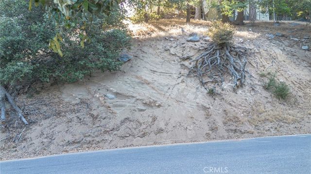 310 Wylerhorn, Crestline, CA 92325