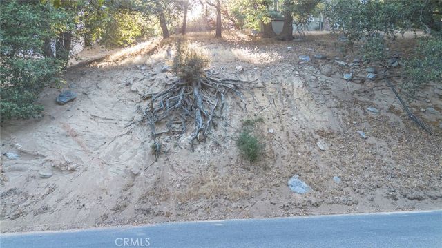 310 Wylerhorn, Crestline, CA 92325