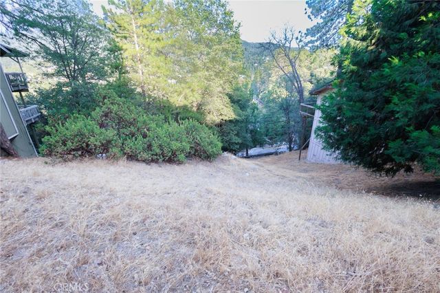310 Wylerhorn, Crestline, CA 92325