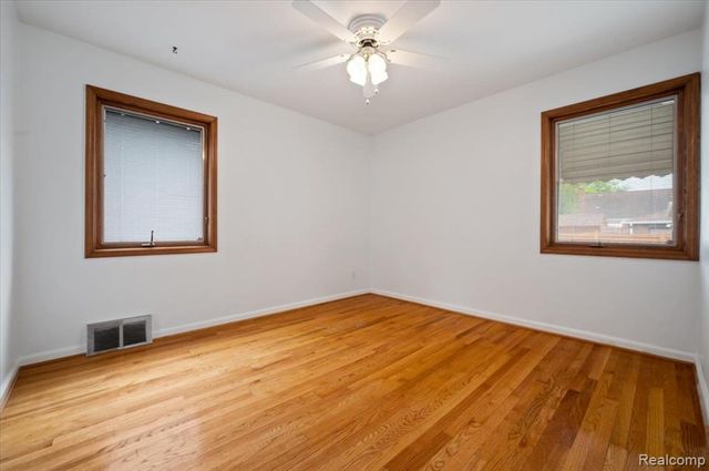 2211 White Avenue, Lincoln Park, MI 48146