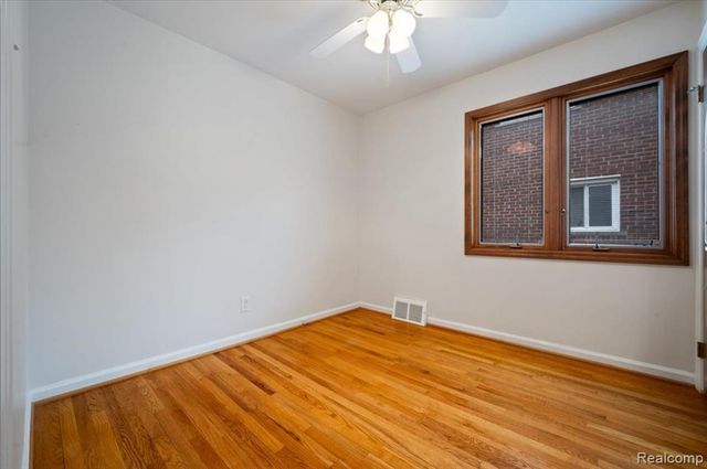 2211 White Avenue, Lincoln Park, MI 48146