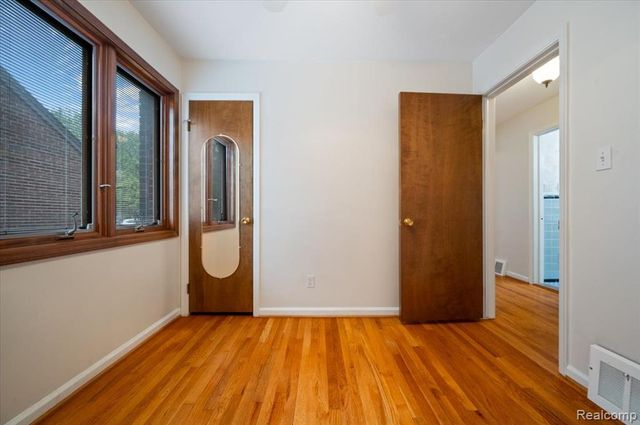 2211 White Avenue, Lincoln Park, MI 48146