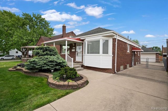 2211 White Avenue, Lincoln Park, MI 48146