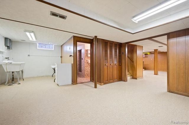 2211 White Avenue, Lincoln Park, MI 48146
