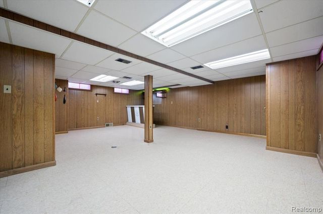 2211 White Avenue, Lincoln Park, MI 48146