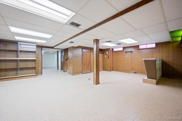 2211 White Avenue, Lincoln Park, MI 48146