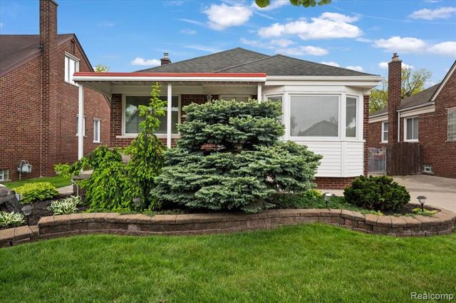 2211 White Avenue, Lincoln Park, MI 48146