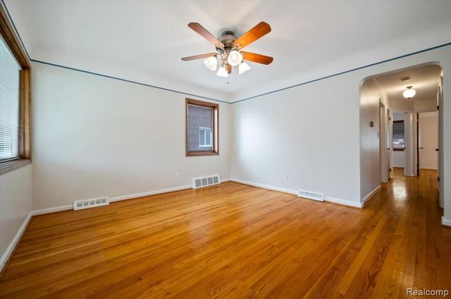 2211 White Avenue, Lincoln Park, MI 48146