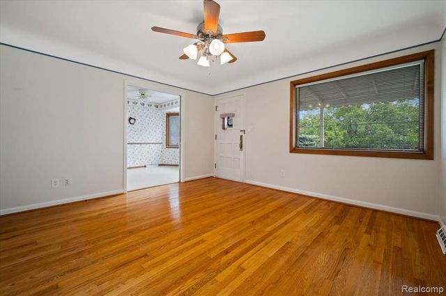 2211 White Avenue, Lincoln Park, MI 48146