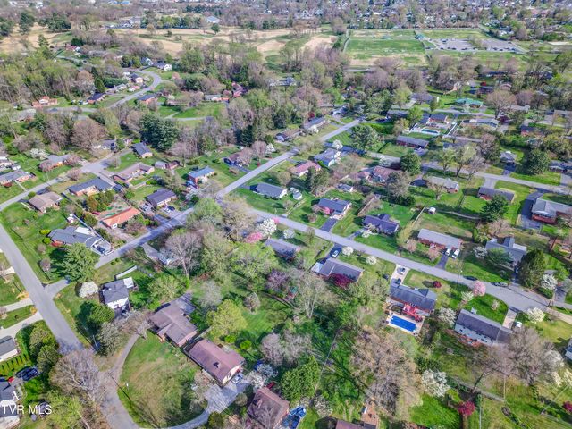 1302 Oxford Place, Johnson City, TN 37601