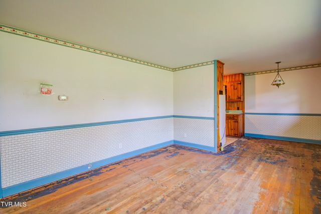 1302 Oxford Place, Johnson City, TN 37601