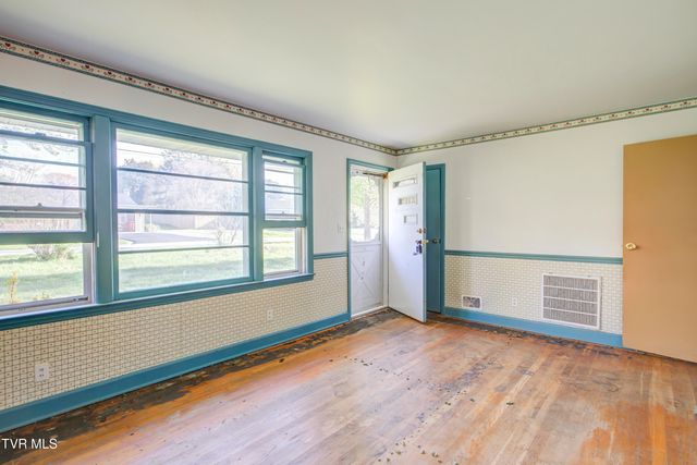 1302 Oxford Place, Johnson City, TN 37601