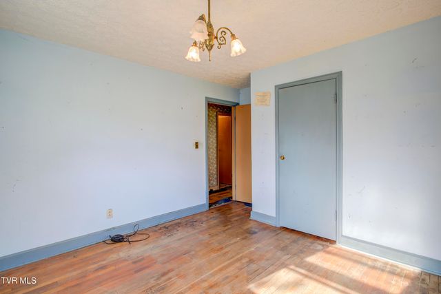 1302 Oxford Place, Johnson City, TN 37601