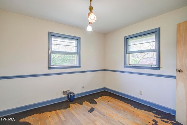 1302 Oxford Place, Johnson City, TN 37601