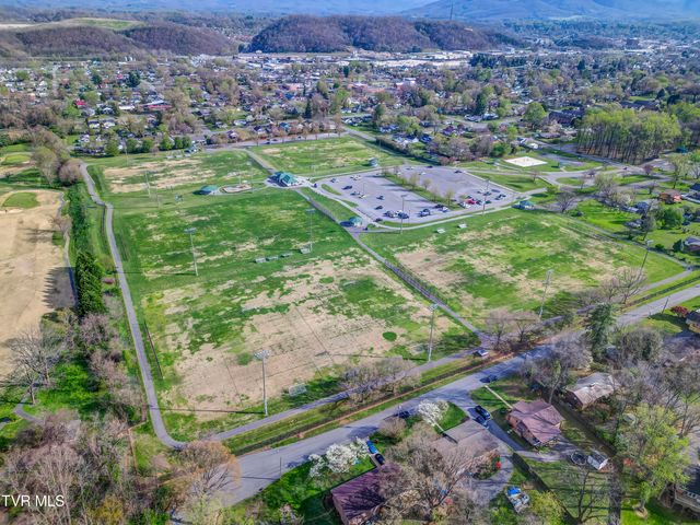 1302 Oxford Place, Johnson City, TN 37601