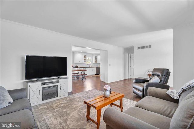 34 LAWRENCE RD, Quinton, NJ 08072