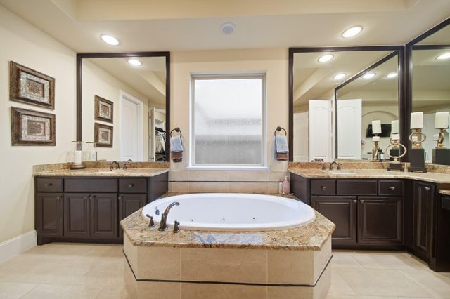2305 Farris Valley Lane, Friendswood, TX 77546