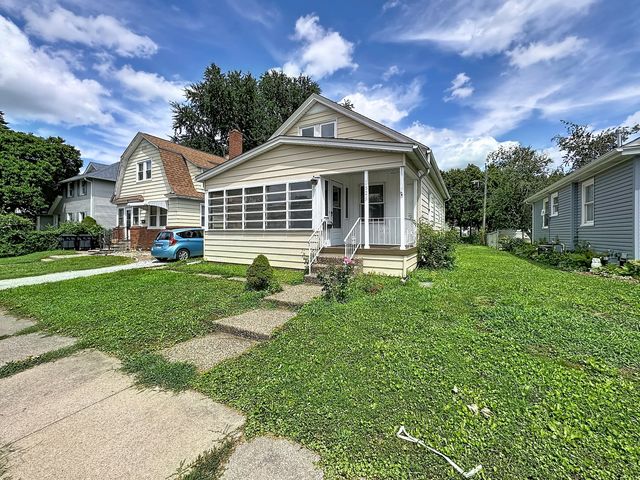 1525 41st Street, Rock Island, IL 61201