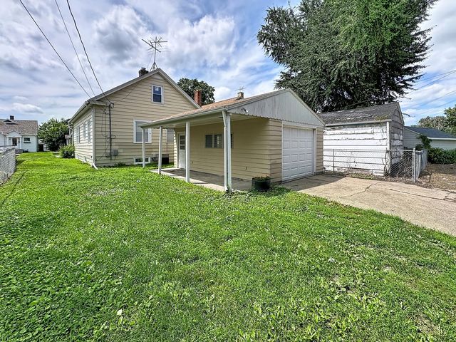 1525 41st Street, Rock Island, IL 61201