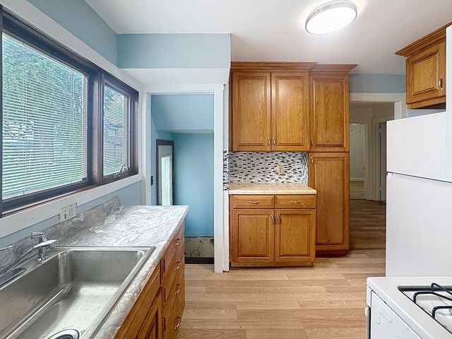 1525 41st Street, Rock Island, IL 61201
