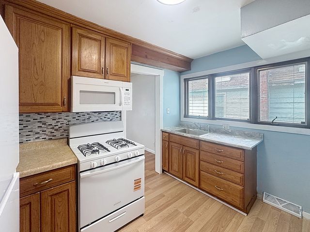 1525 41st Street, Rock Island, IL 61201
