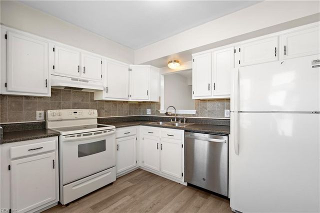 5121 Radcliffe CIR, Portsmouth, VA 23703