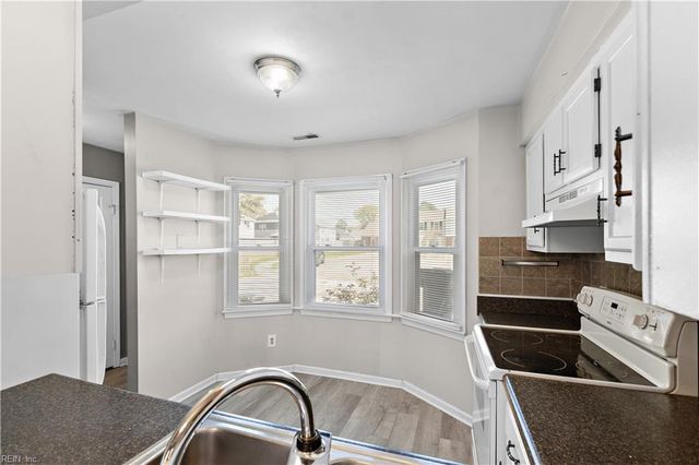 5121 Radcliffe CIR, Portsmouth, VA 23703