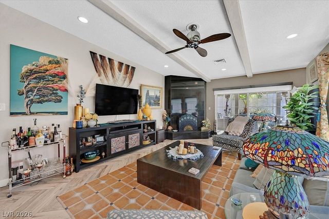 3305 Plaza Del Paz, Las Vegas, NV 89102