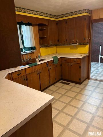 1606 & 1608 W Faust Street, Marion, IL 62959