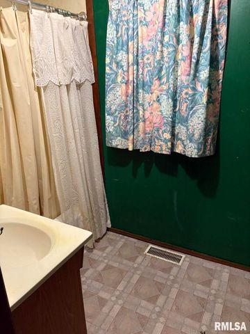 1606 & 1608 W Faust Street, Marion, IL 62959