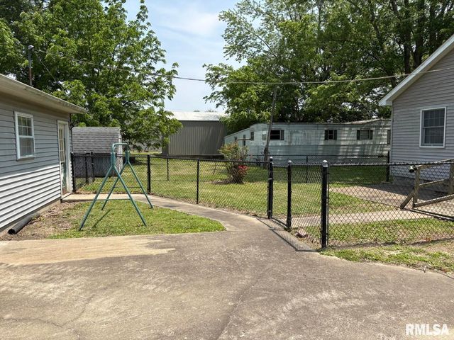 1606 & 1608 W Faust Street, Marion, IL 62959