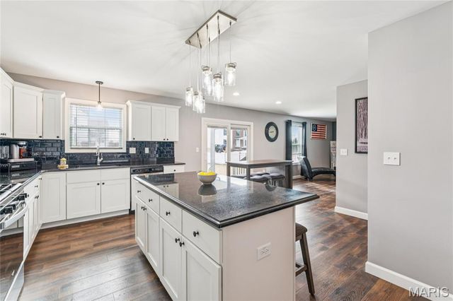 708 Conner Circle, Fairview Heights, IL 62208