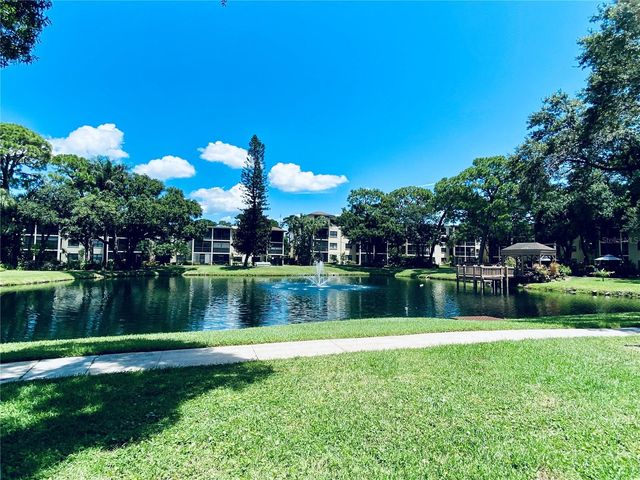 305 30TH AVENUE W A312, Bradenton, FL 34205