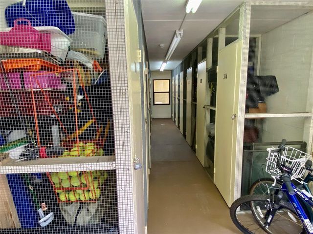 305 30TH AVENUE W A312, Bradenton, FL 34205