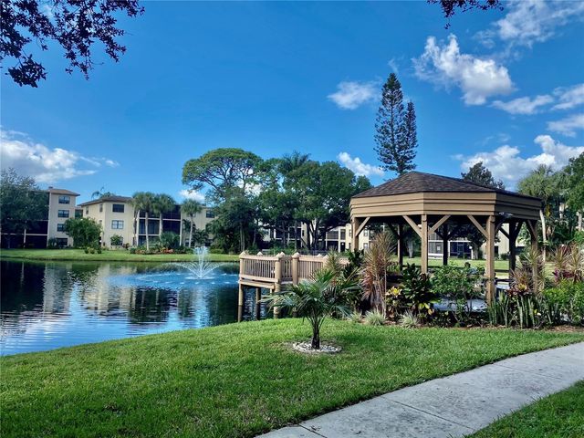 305 30TH AVENUE W A312, Bradenton, FL 34205