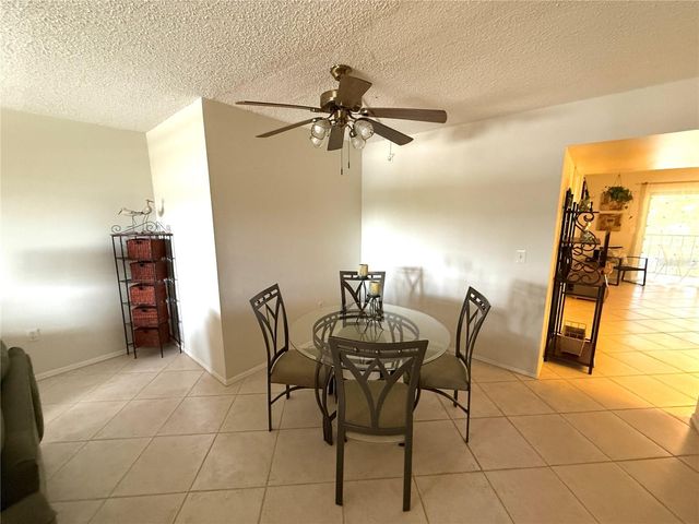 305 30TH AVENUE W A312, Bradenton, FL 34205