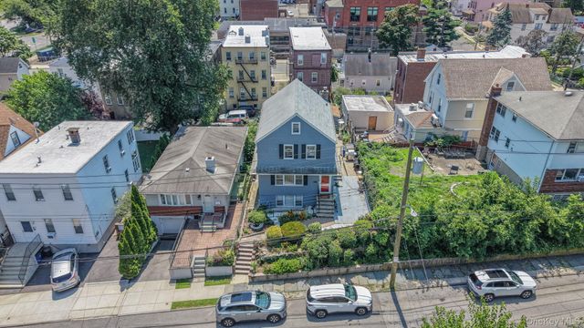 18 Edgewood Avenue, Yonkers, NY 10704