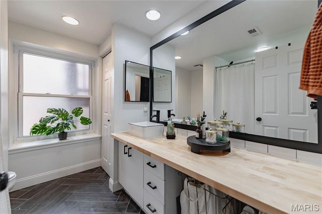 406 Clara Avenue 4, St Louis, MO 63112