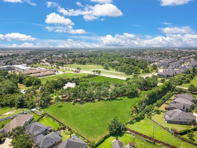 7015 Meadowview Estates Court, Sugar Land, TX 77479