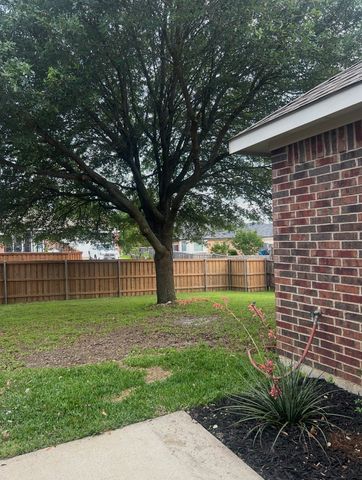 1624 Tanglerose Drive, Desoto, TX 75115