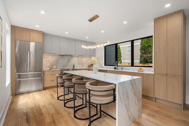 30 Keefe Ave 30, Newton, MA 02464