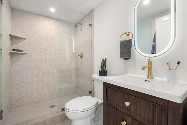 30 Keefe Ave 30, Newton, MA 02464