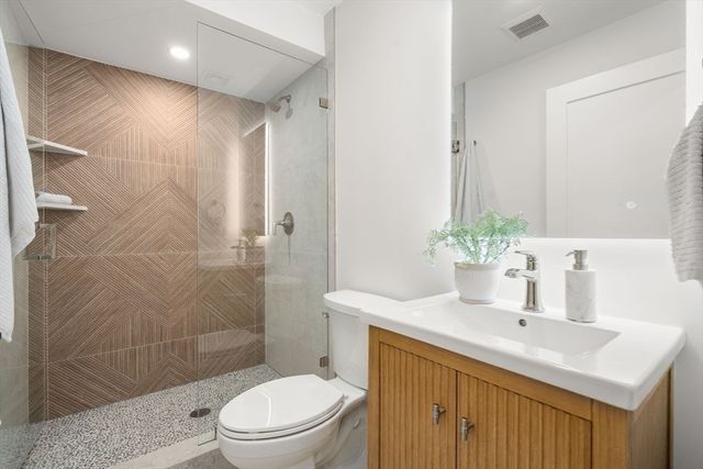 30 Keefe Ave 30, Newton, MA 02464