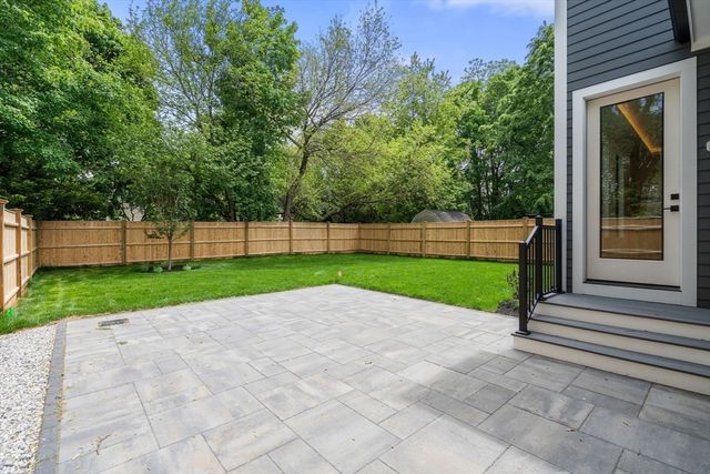 30 Keefe Ave 30, Newton, MA 02464