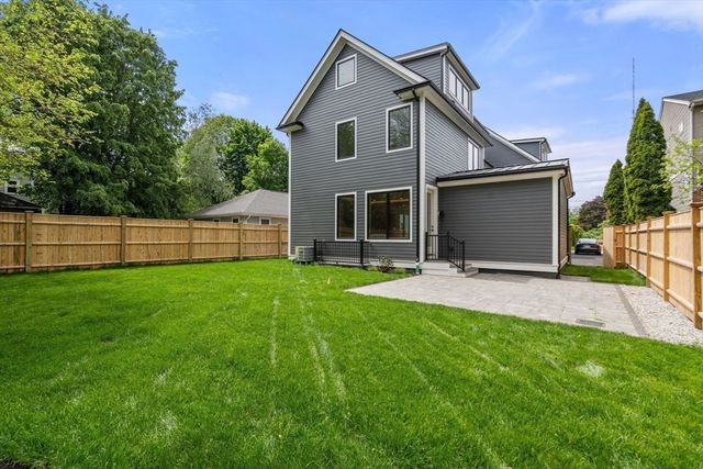 30 Keefe Ave 30, Newton, MA 02464