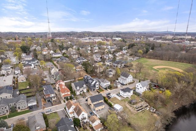 30 Keefe Ave 30, Newton, MA 02464