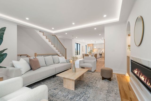 30 Keefe Ave 30, Newton, MA 02464